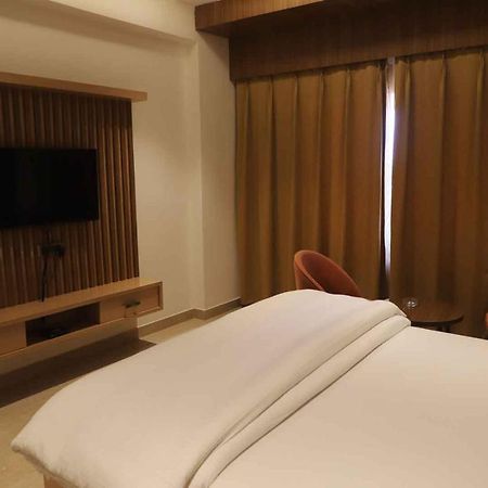 Golden Stone Resorts อาลีการห์ ภายนอก รูปภาพ